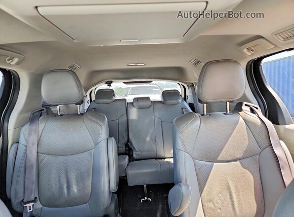 5TDZRKEC6NS084941 2022 TOYOTA SIENNA White Widok tylnych siedzeń