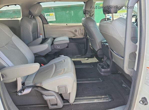 5TDZRKEC8MS019927 2021 TOYOTA SIENNA White Вид задньої частини салону