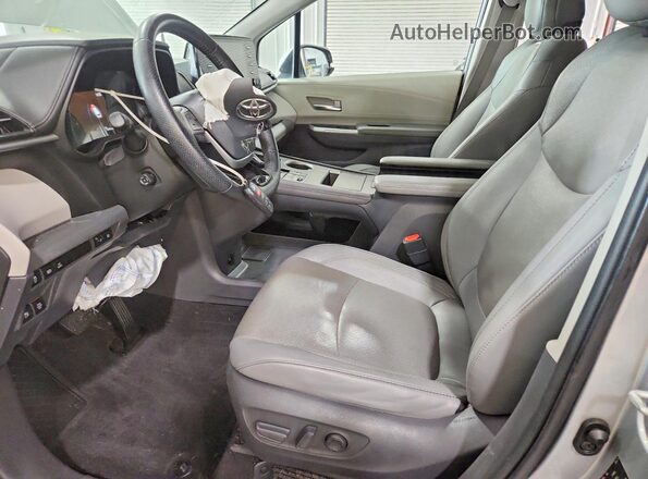 5TDZRKEC8MS048733 2021 TOYOTA SIENNA Silver Vista interior delantera