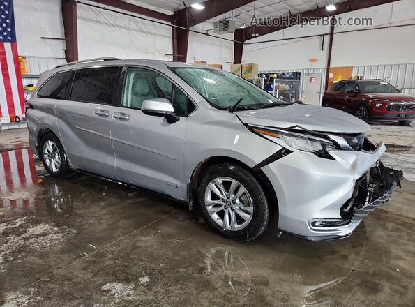 5TDZRKEC8MS048733 2021 TOYOTA SIENNA Silver Delantero derecho