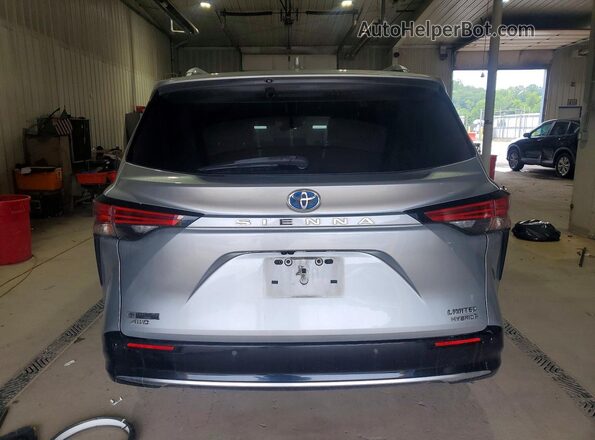 5TDZSKFC9MS005148 2021 TOYOTA SIENNA Silver Հետևի տեսք