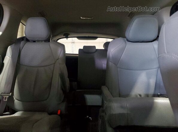 5TDZSKFC9MS005148 2021 TOYOTA SIENNA Silver Հետևի նստատեղերի տեսք