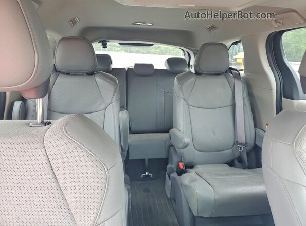 5TDZSKFC9MS005148 2021 TOYOTA SIENNA Silver Вид задніх сидінь
