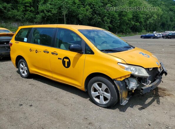 5TDZZ3DC2HS845895 2017 TOYOTA SIENNA Yellow Передня права чверть