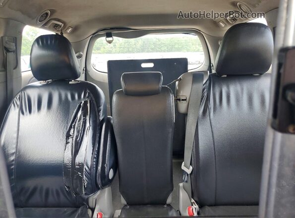 5TDZZ3DC2HS858730 2017 TOYOTA SIENNA Yellow Rear seats view