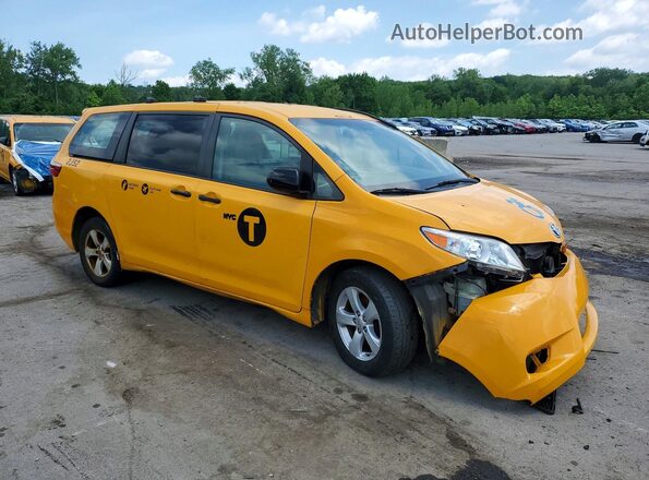 5TDZZ3DC3HS844531 2017 TOYOTA SIENNA Yellow Front right