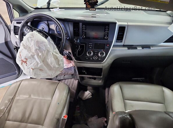 5TDZZ3DC3LS036785 2020 TOYOTA SIENNA White Առջևի վահանակի տեսք