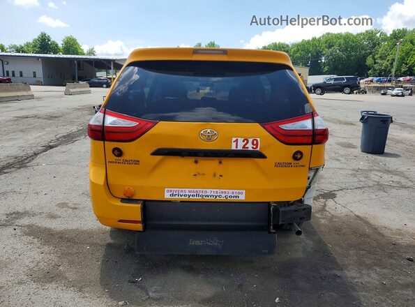 5TDZZ3DC5HS841176 2017 TOYOTA SIENNA Yellow Հետևի տեսք