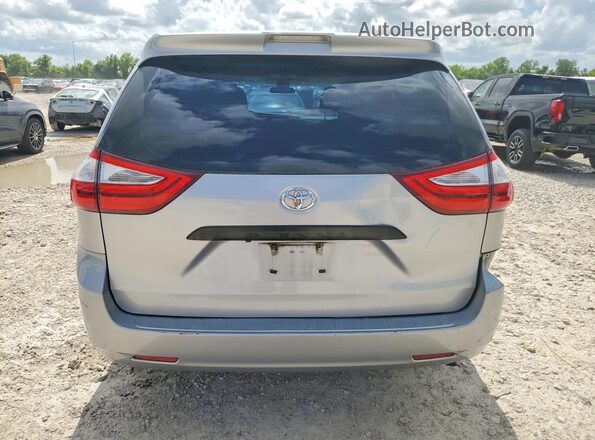 5TDZZ3DC5JS953269 2018 TOYOTA SIENNA Silver Widok z tyłu