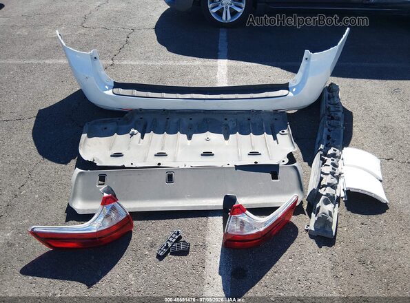 5TDZZ3DC6HS820840 2017 TOYOTA SIENNA White ხელსაწყოთა პანელის ხედი