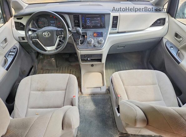 5TDZZ3DC6HS834835 2017 TOYOTA SIENNA Gray Widok deski rozdzielczej