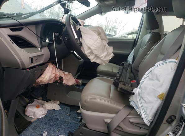 5TDZZ3DC6LS082790 2020 TOYOTA SIENNA Silver Widok wnętrza z przodu
