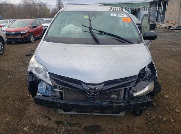 5TDZZ3DC6LS082790 2020 TOYOTA SIENNA Silver Widok z przodu