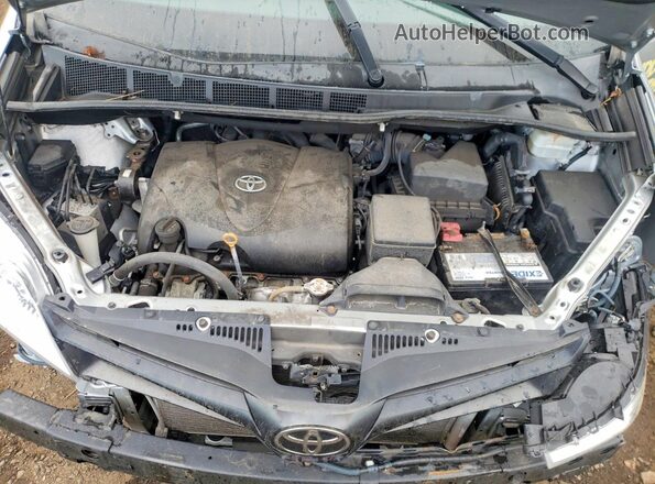 5TDZZ3DC6LS082790 2020 TOYOTA SIENNA Silver Widok komory silnika