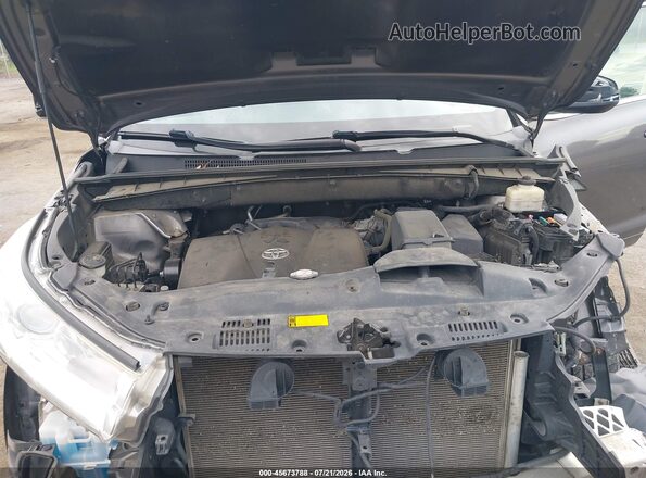 5TDZZRFH2JS245086 2018 TOYOTA HIGHLANDER Gray Вид ззаду