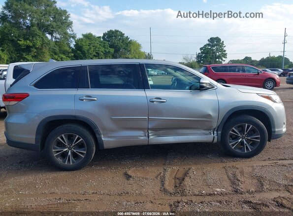 5TDZZRFH5HS229376 2017 TOYOTA HIGHLANDER White Vista frontal