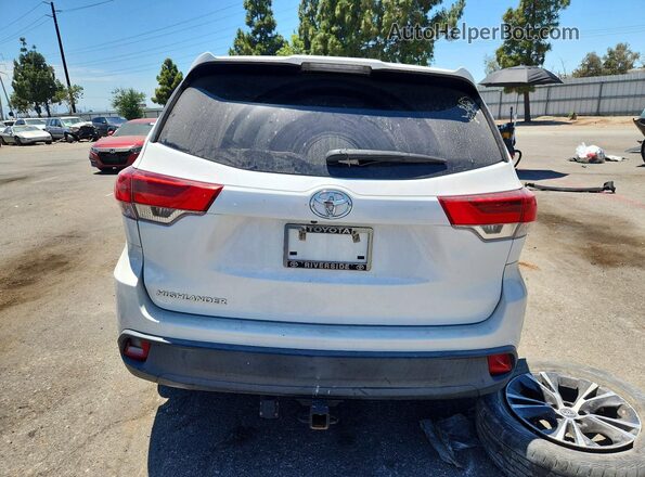5TDZZRFH9JS251239 2018 TOYOTA HIGHLANDER White Вид ззаду
