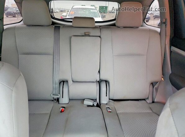 5TDZZRFHXHS201458 2017 TOYOTA HIGHLANDER White Rear seats view