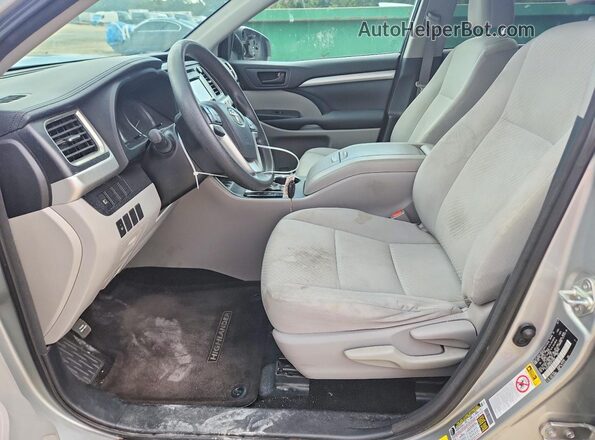 5TDZZRFHXHS212962 2017 TOYOTA HIGHLANDER Silver Вид салону спереду