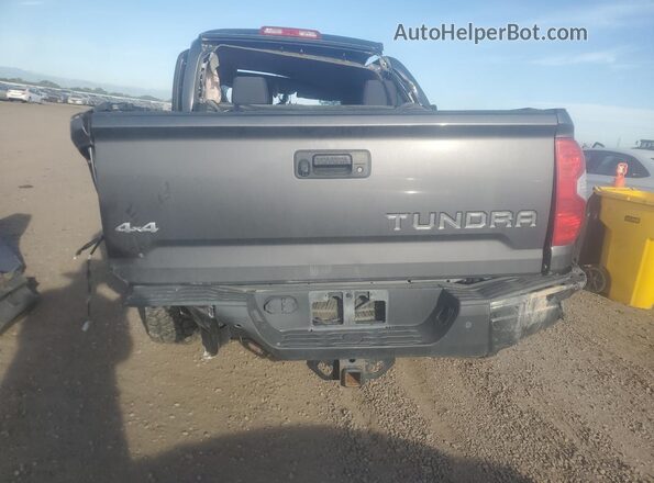 5TFAW5F16JX731735 2018 TOYOTA TUNDRA Gray Вид ззаду