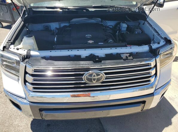 5TFAY5F11KX816168 2019 TOYOTA TUNDRA White Vista interior trasera