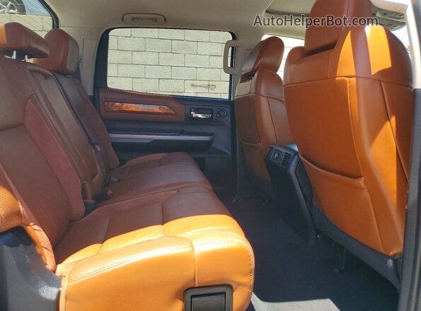 5TFAY5F11KX816168 2019 TOYOTA TUNDRA White Vista de los asientos traseros