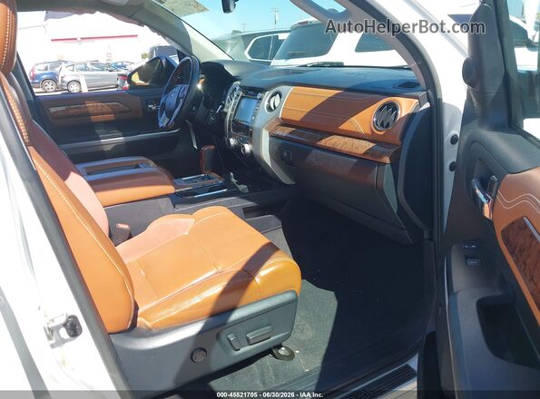 5TFAY5F1XHX649396 2017 TOYOTA TUNDRA White Front interior view