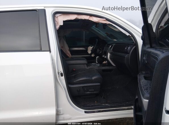 5TFAY5F1XKX841442 2019 TOYOTA TUNDRA Белый Вид салона спереди