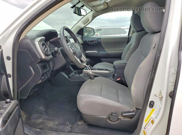 5TFBZ5DN2HX002854 2017 TOYOTA TACOMA White Widok wnętrza z przodu