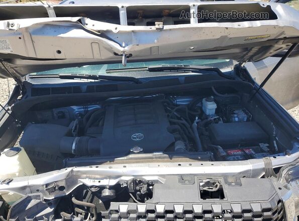 5TFCY5F13JX022554 2018 TOYOTA TUNDRA Silver Vista interior trasera