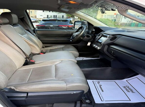 5TFCY5F14HX021388 2017 TOYOTA TUNDRA White Vista interior delantera