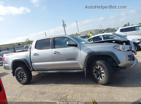5TFCZ5AN0HX111659 2017 TOYOTA TACOMA Silver Вид задньої частини салону