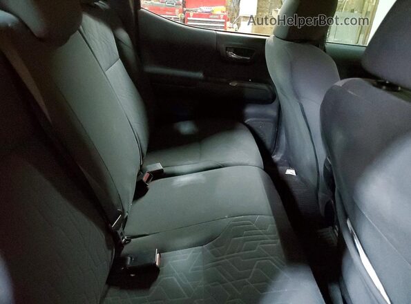 5TFCZ5AN2HX068670 2017 TOYOTA TACOMA Red Հետևի նստատեղերի տեսք