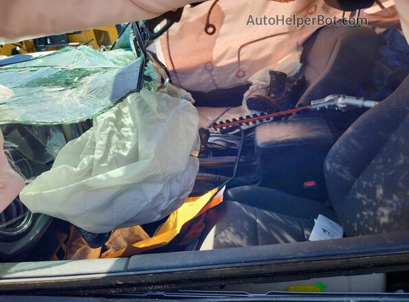 5TFCZ5AN2KX190212 2019 TOYOTA TACOMA Серебряный Вид салона спереди