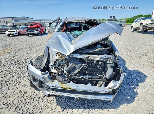 5TFCZ5AN2KX190212 2019 TOYOTA TACOMA Серебряный Вид спереди
