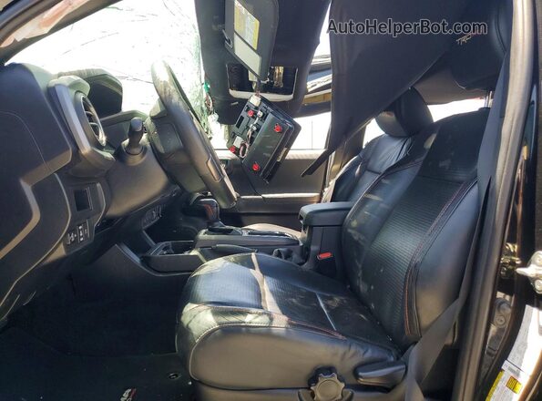 5TFCZ5AN2KX207929 2019 TOYOTA TACOMA Black Widok wnętrza z przodu