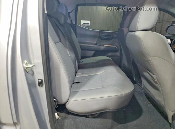 5TFCZ5AN7HX093211 2017 TOYOTA TACOMA Серебряный Вид задних сидений