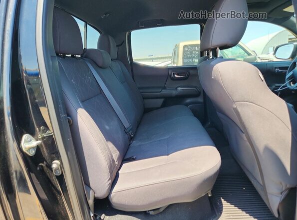5TFCZ5AN8HX094142 2017 TOYOTA TACOMA Black Vista de los asientos traseros