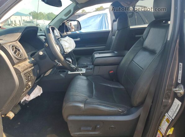 5TFDW5F13JX718549 2018 TOYOTA TUNDRA Gray Front interior view