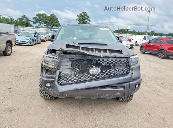 5TFDW5F13JX718549 2018 TOYOTA TUNDRA Gray Front view