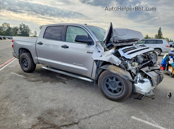 5TFDY5F10GX569682 2016 TOYOTA TUNDRA Серый Передняя правая четверть
