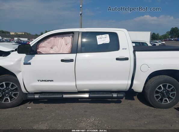 5TFDY5F10HX607638 2017 TOYOTA TUNDRA White Vista interior de 360 grados
