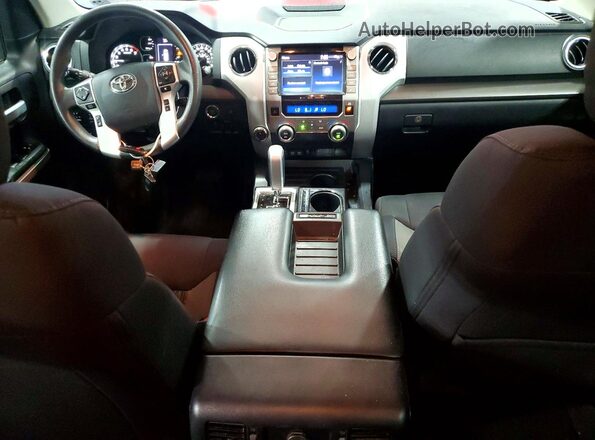 5TFDY5F11LX891175 2020 TOYOTA TUNDRA Серебряный Вид панели приборов