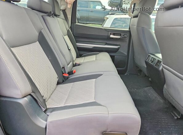 5TFDY5F15HX617811 2017 TOYOTA TUNDRA Gray Հետևի նստատեղերի տեսք