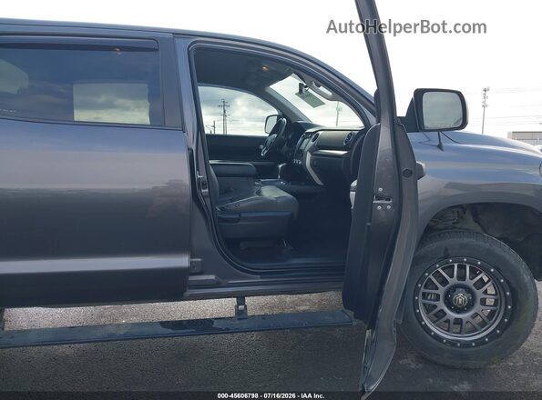 5TFDY5F15KX836212 2019 TOYOTA TUNDRA Gray Front interior view