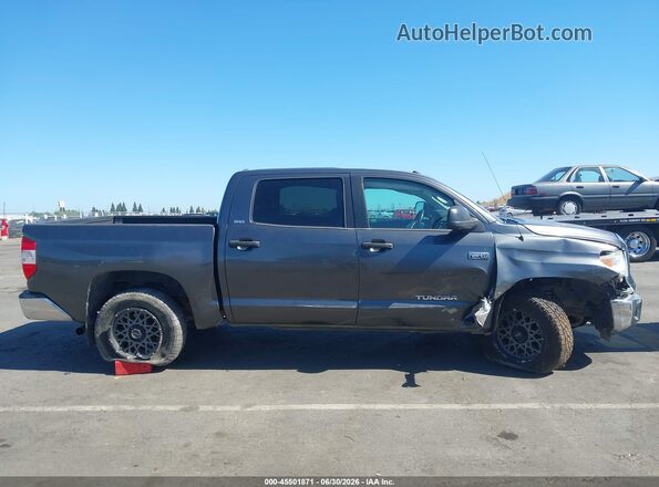 5TFDY5F16HX585807 2017 TOYOTA TUNDRA Gray Вид задньої частини салону