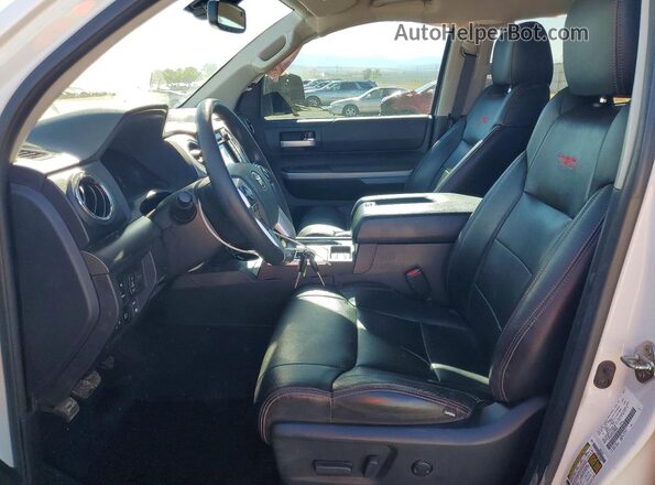 5TFDY5F16JX755332 2018 TOYOTA TUNDRA White წინა სალონის ხედი