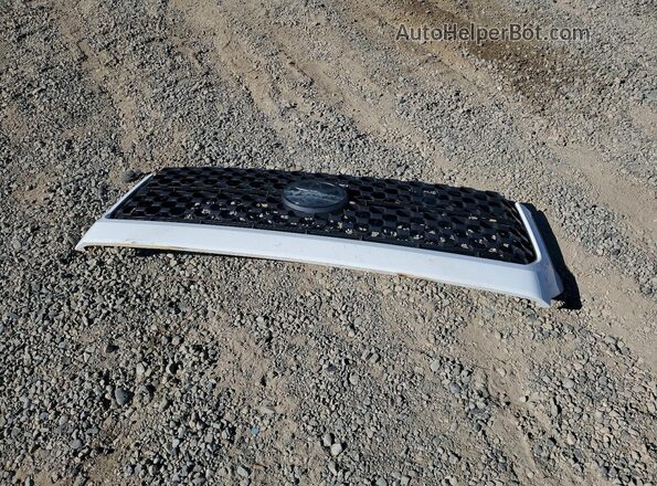 5TFDY5F16JX755332 2018 TOYOTA TUNDRA White ძრავის განყოფილების ხედი
