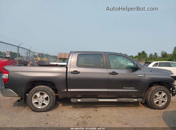 5TFDY5F1XHX599516 2017 TOYOTA TUNDRA Gray Вид задньої частини салону