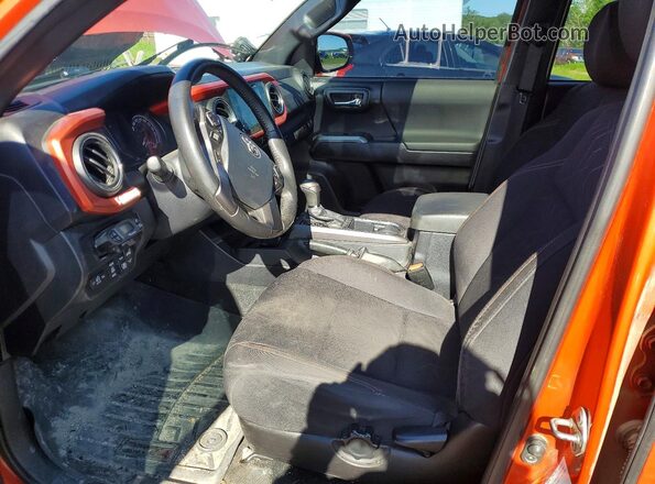 5TFDZ5BN2HX021867 2017 TOYOTA TACOMA Оранжевый Вид салона спереди